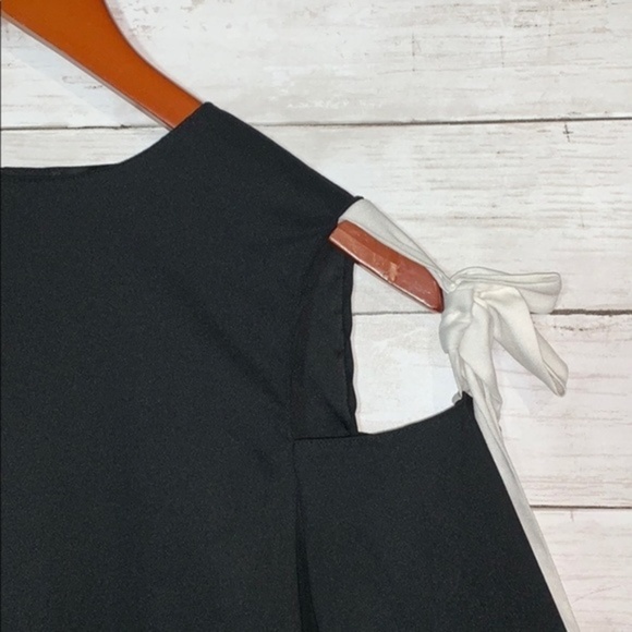 Ann Taylor |‎ Bare Shoulder with Bows Blouse - Picture 3 of 6